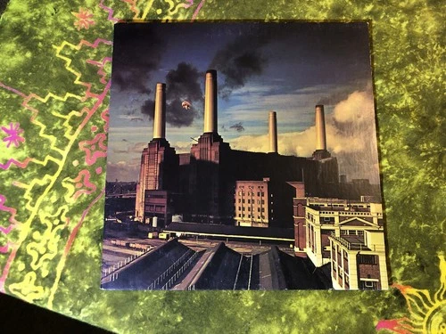Pink Floyd – Animals vinyl￼ JC34474 Columbia Stereo X798 (has some pops)
