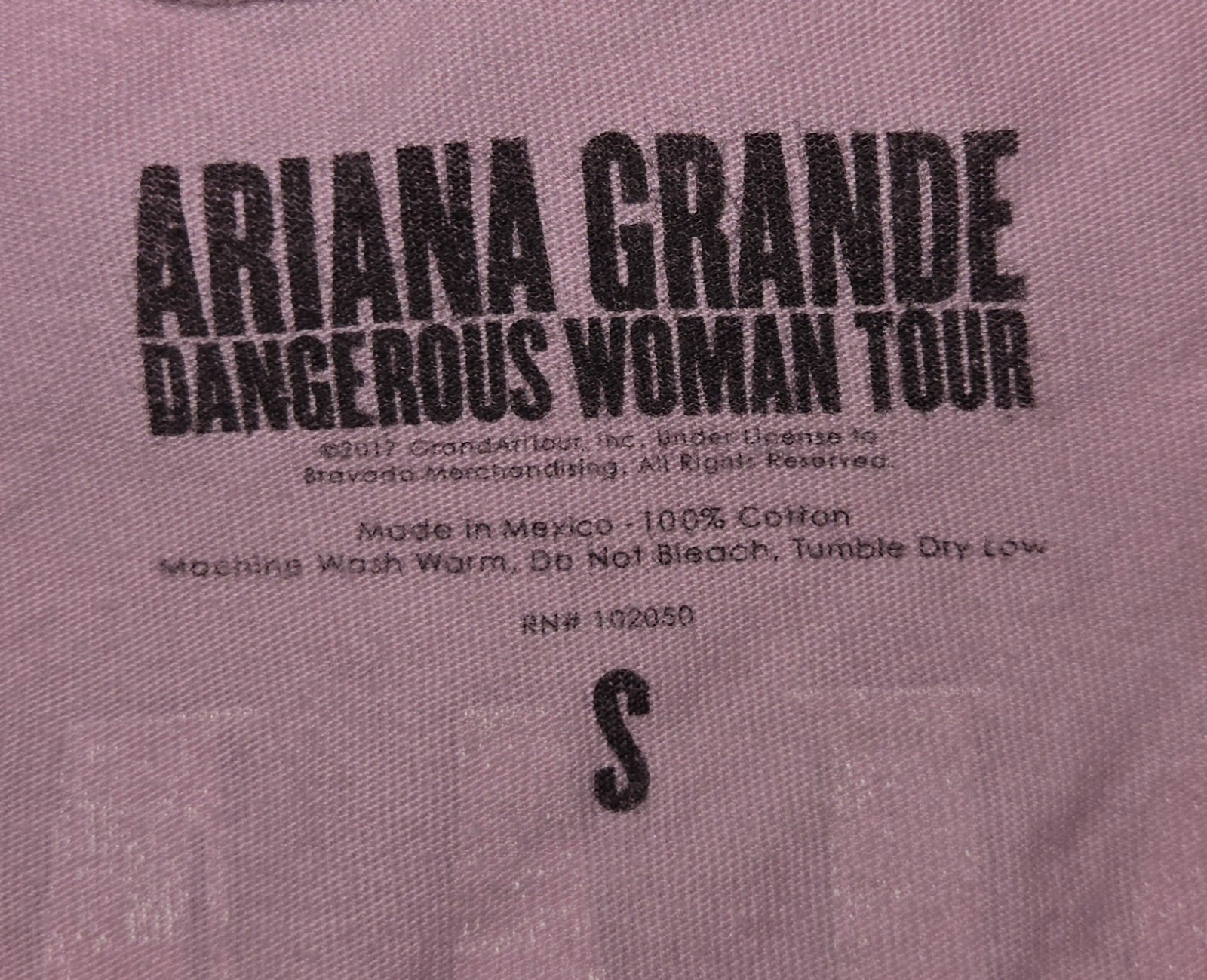Ariana Grande Dangerous Woman Tour Pink Graphic Print T-Shirt 100percent Cotton S image 2