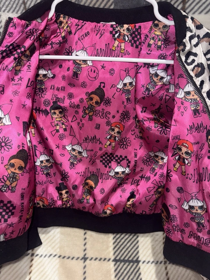 Jaqueta bombardeiro Lol Surprise Dolls estampa chita remix - Imagem 3 de 3