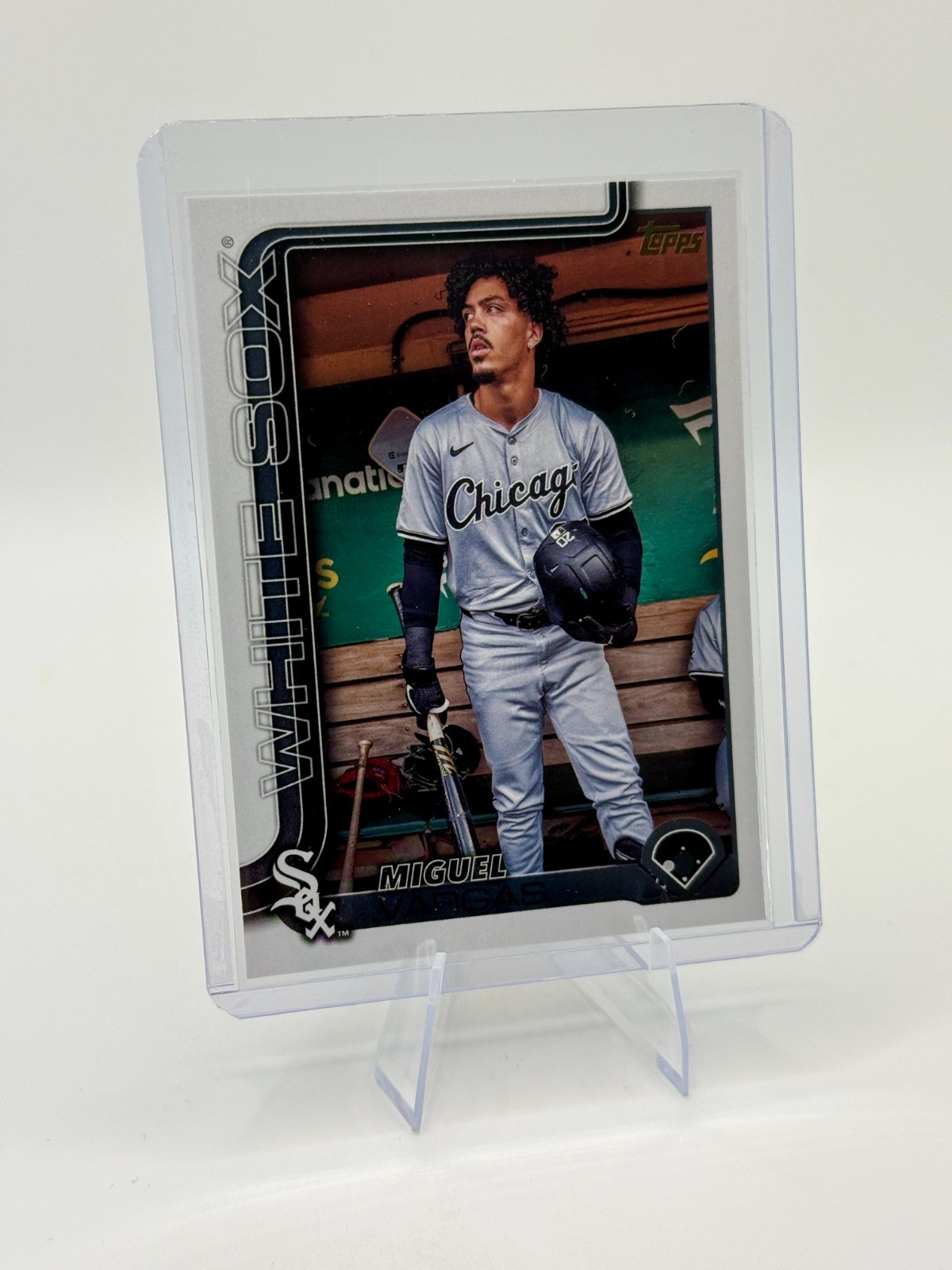 2025 Topps Series 1 - Miguel Vargas #190 Golden Mirror Image Variation