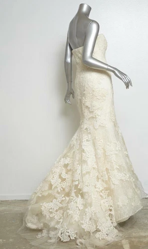 VERA WANG LUXE Ivory HILARY Lace Strapless Mermaid Wedding Gown Dress and Veil 6