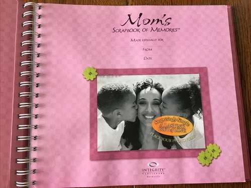 Mom's Scrapbook of Memories- Motherhood Scrapbooking Guide Crafting - Picture 2 of 17