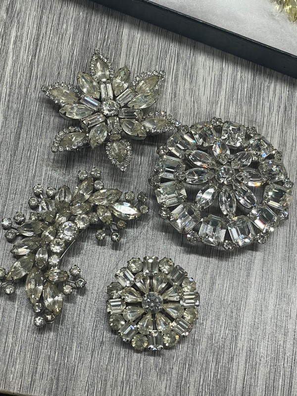 Weiss Brooch Pins set of 3 Rhinestone Brooch Pins 1" 2 1/2" Clear vintage