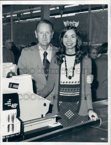 1973 Beautiful Miss Alabama Jane Rice Wears Crown at Piggly Wiggly ...
