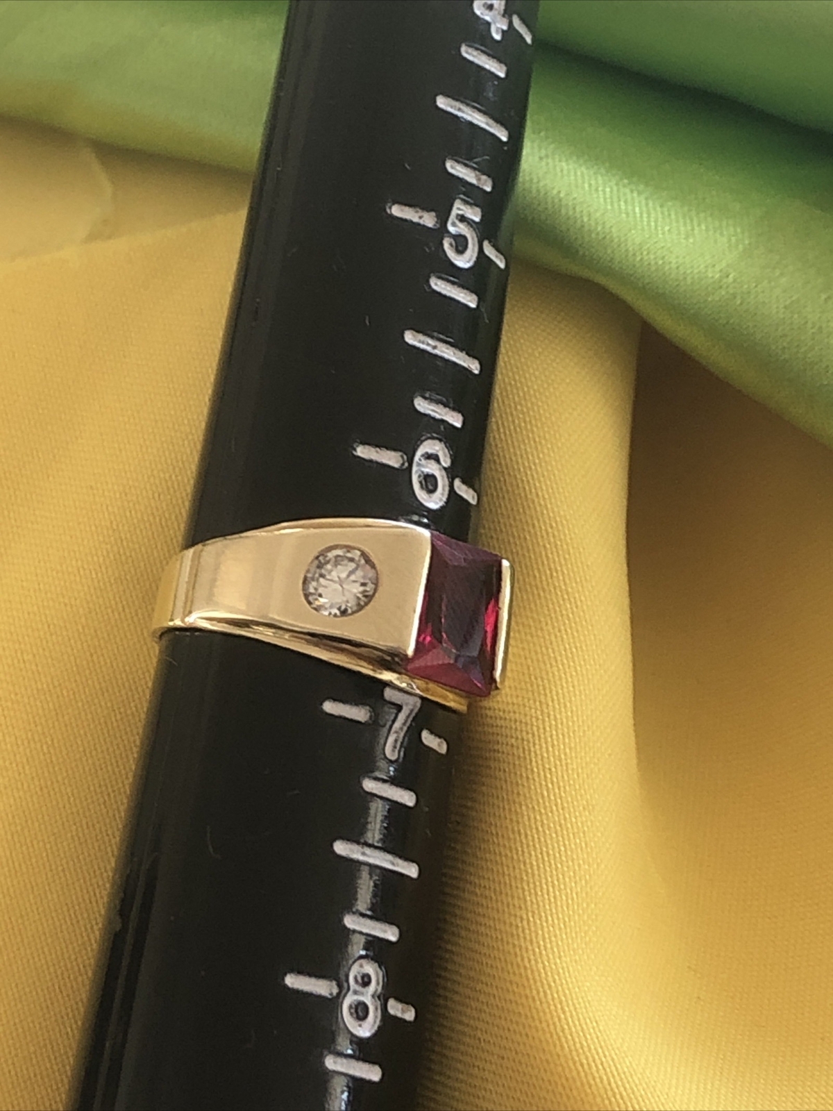 14KT YELLOW GOLD MEN PINKY FINGER RING RING WITH RED & WHITE SAPPHIRES