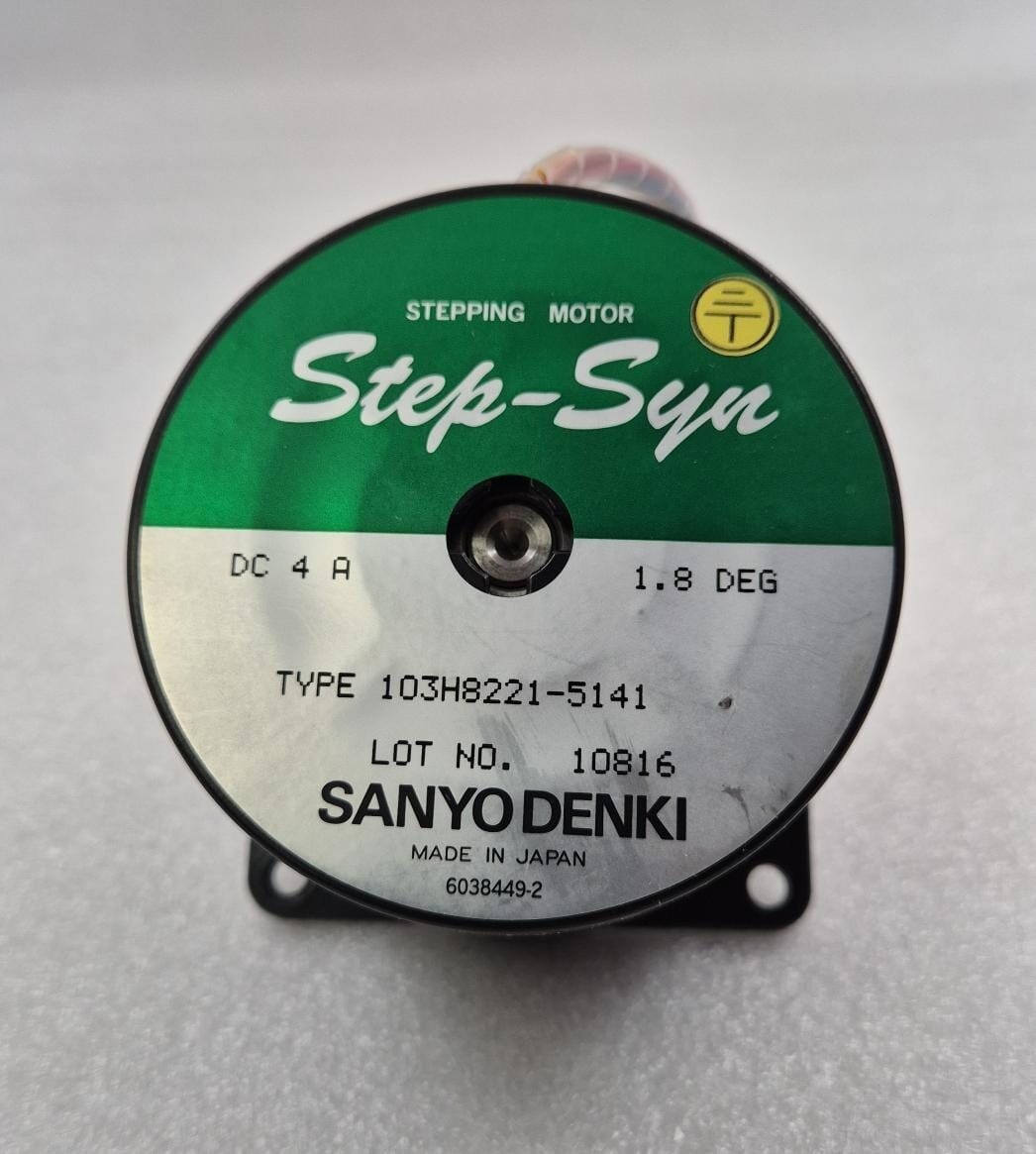 ※燕三十郎　　　RM 5200 サンヨー SANYO DENKI Step-Syn 103H8221-5141 STEPPING MOTOR 1.8 DEG STEP DC