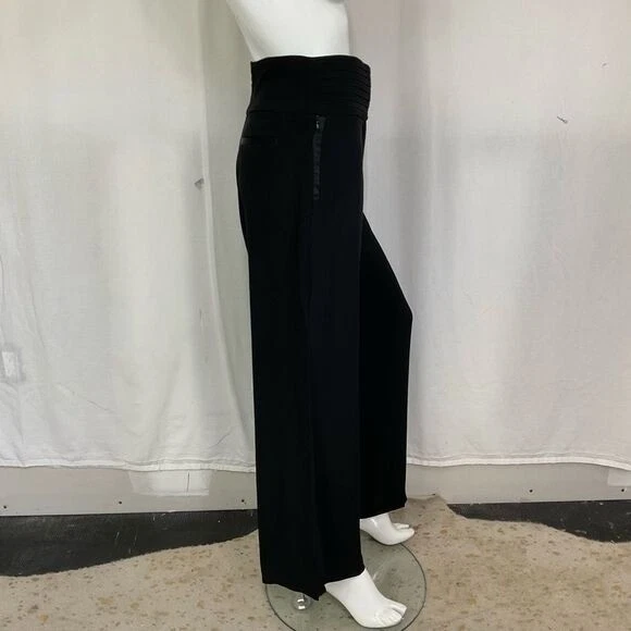 Calça smoking Karl Lagerfeld preta cintura alta perna larga sob medida 6 - Imagem 3 de 4