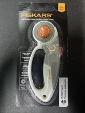 Fiskars Titanium Softgrip Loop Rotary Cutter 45 mm,1 Pack of 1 Piece