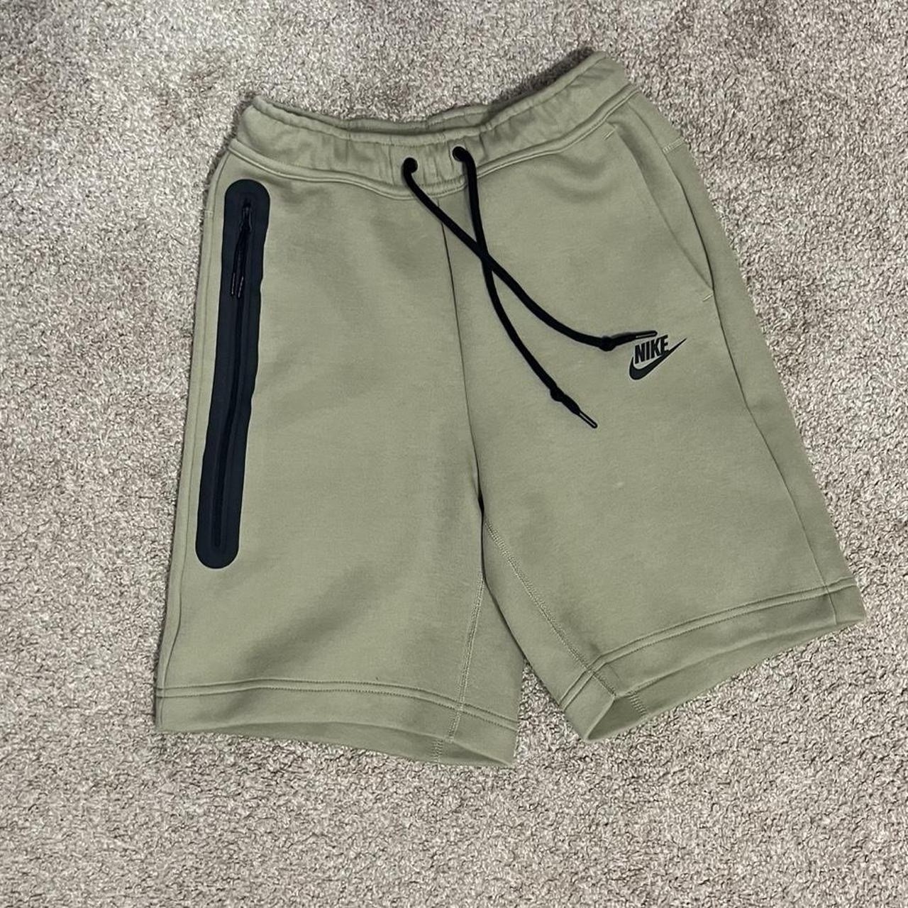 Nike Men's Olive Sweat Shorts Elastic Waist Drawstring Zipper Pocket XS