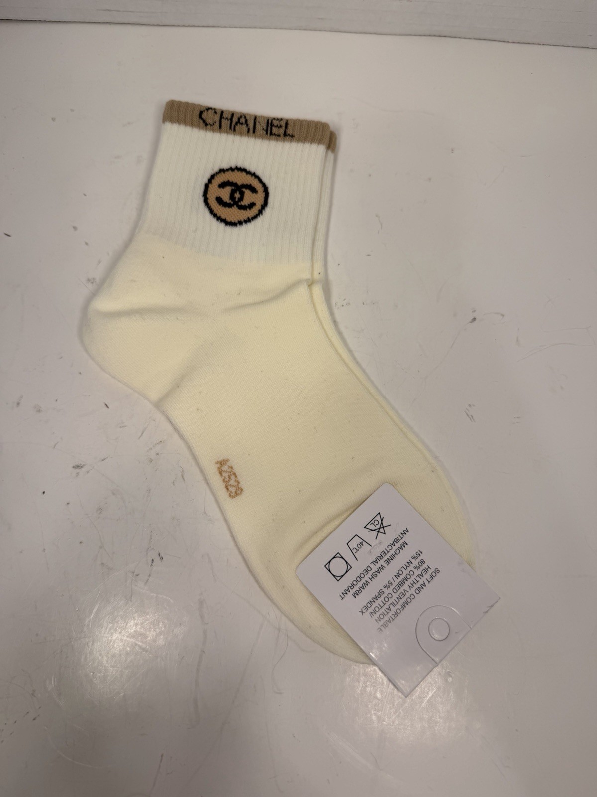 Calcetines Chanel CC Logo Crew Blanco y Beige Talla M/M