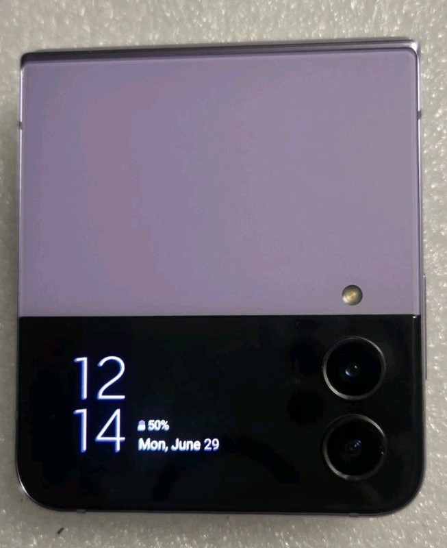 Samsung Galaxy Z Flip 4 - 128GB - Bora Purple - Mint Cond. - For Parts Only - 