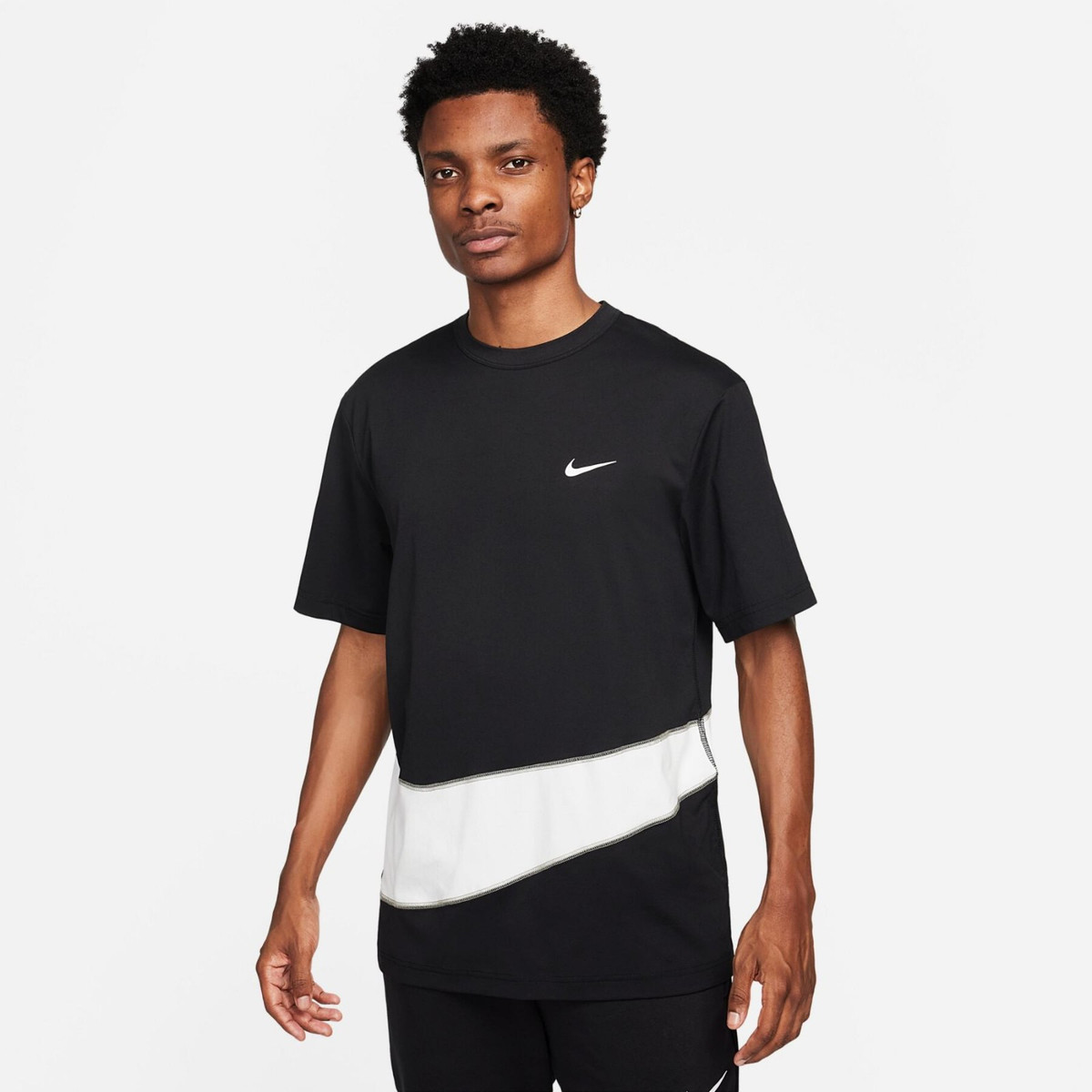 Men's Size XL Nike DRI-FIT UV Hyverse Gym T-Shirt Black Men's Size XL Nike DRI-FIT UV Hyverse Gym T-Shirt Black
