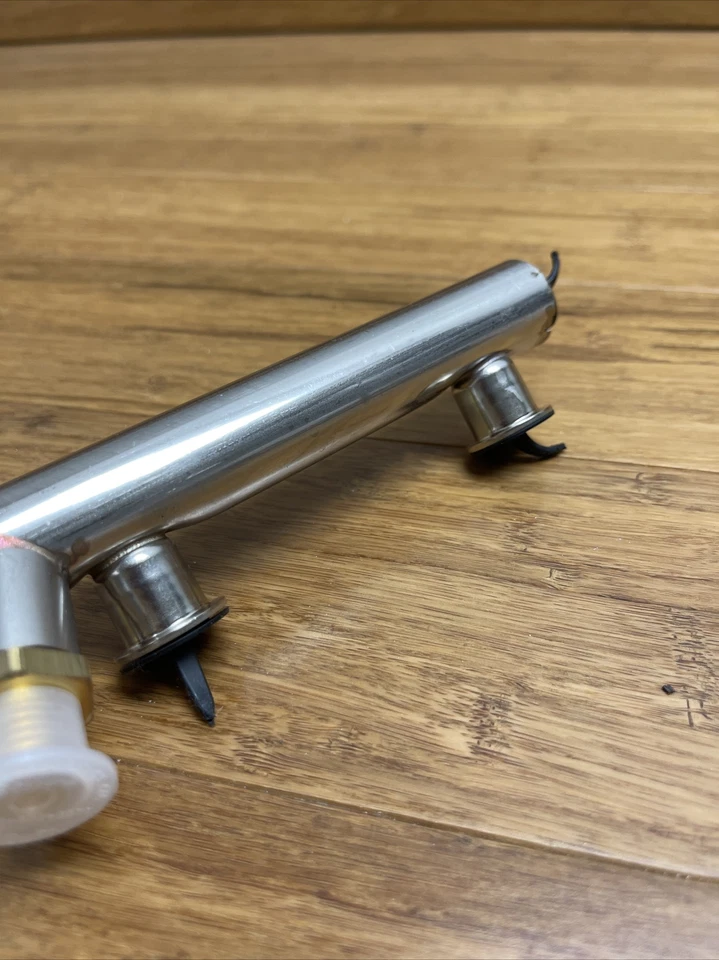 Левая форсунка топливной рейки 2009-2011 Audi S5 от оригинального производителя 079133315bc оригинальная деталь - Изображение 4 из 4