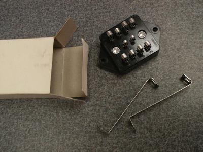 LOT OF 7 - OMRON PP10 RELAY BASE *NEW IN BOX*