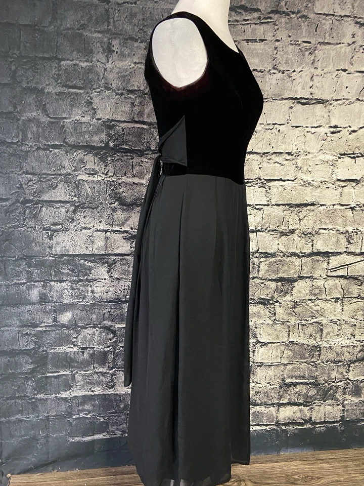 Maxi Vestido Formal Petite Sophisticate Para Mujer Pequeño Negro Terciopelo Corpiño Gasa E Foto 3 de 4