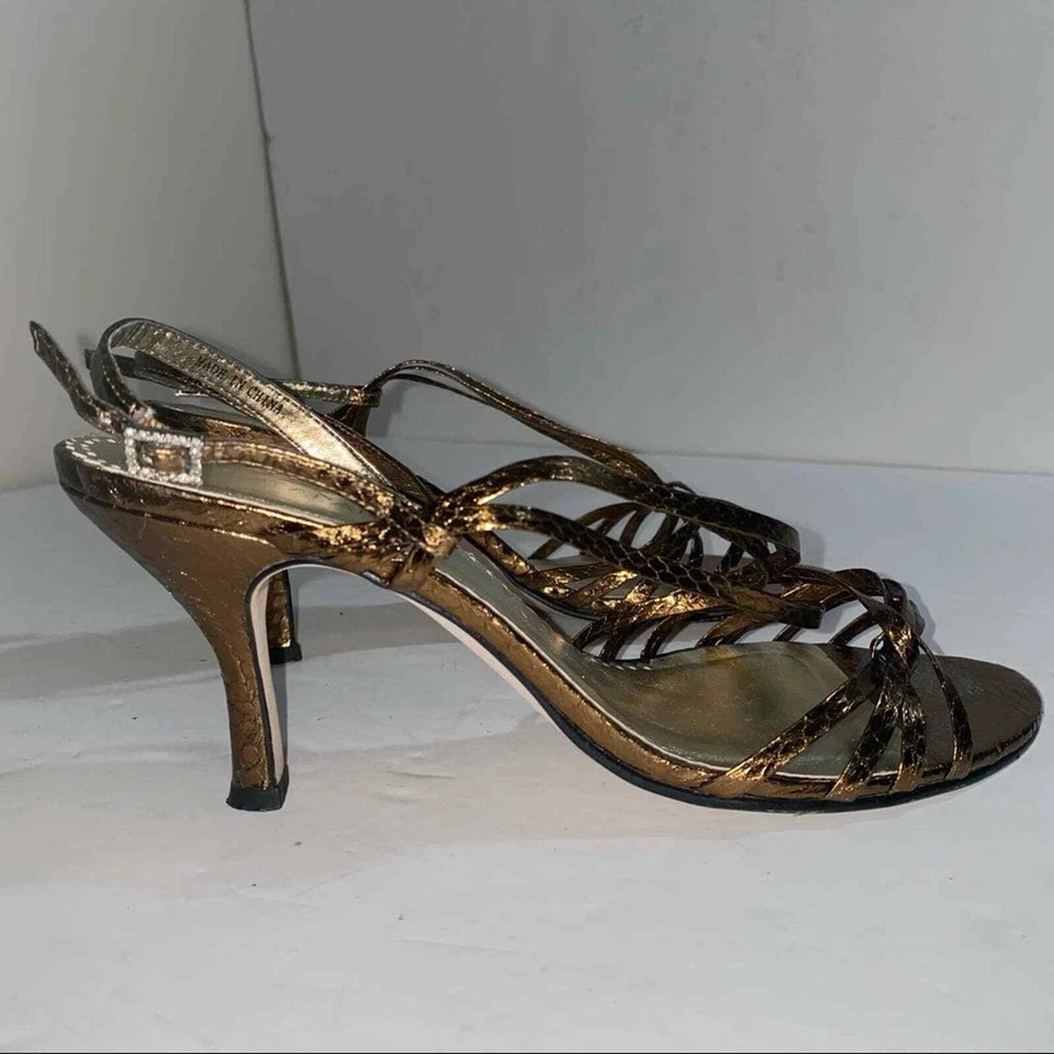 Sandalias de tacón Caparros doradas con estampado de piel de serpiente talla 7,5 Foto 2 de 4