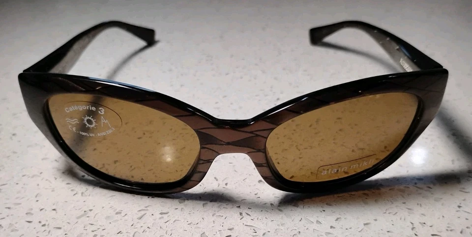 Очки солнцезащитные Alain Mikli полированные коричневые бриллиантовые / коричневые AL10682908 52-18-135 - Изображение 2 из 4