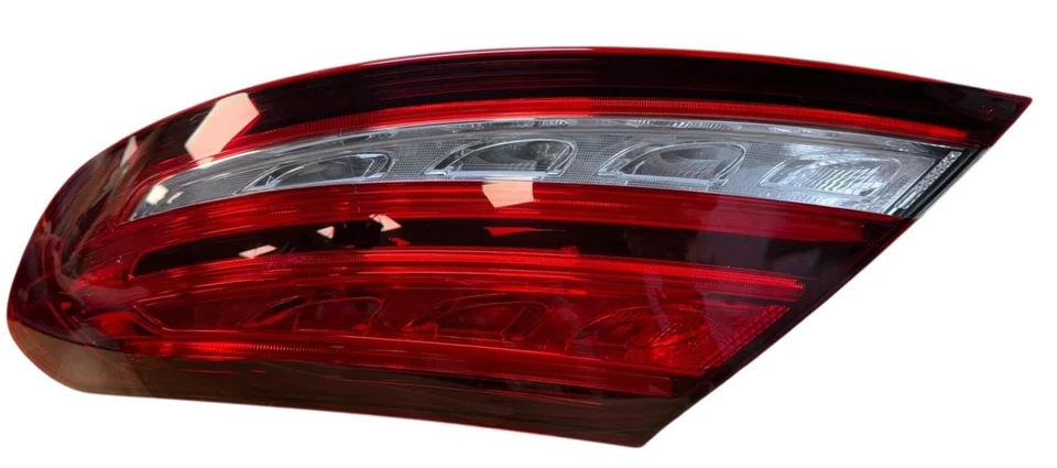 Luz trasera exterior pasajero lado derecho Mercedes-Benz Clase C 2019-2020 cupé OEM Foto 3 de 4