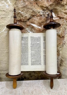 Torah vintage Ashkenazi Sefer Torah scroll compact 39 cm Judaica