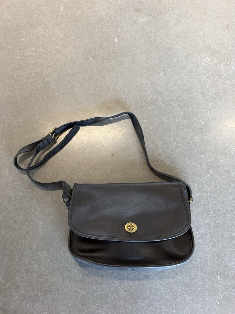バッグ COACH Vintage Leather Black Shoulder Bag Vintage Coach Black Shoulder city Bag brass hardware leather 9790