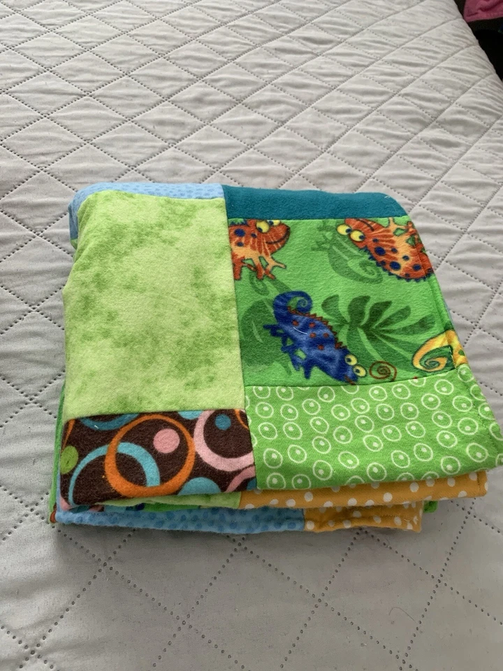 婴儿被子/扔手工36x36英寸虫子当代现代圆圈绿色 — 第 2/4 张图片