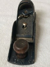Vintage Stanley no 220 plane. 7 inches, made in the USA.