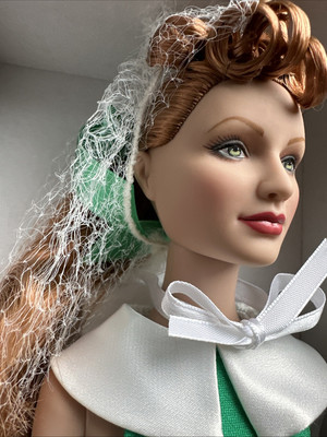 2007 Basic Lady Ozmopolitan Sculpt Wizard of Oz Red Hair Witch