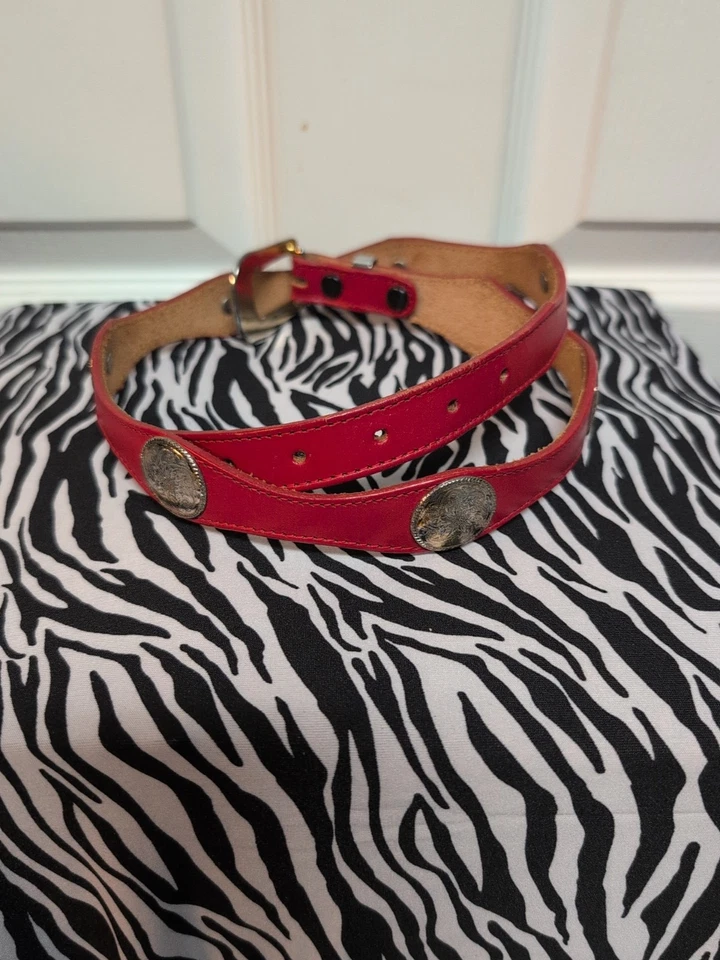 Cinturón de cuero rojo Nocona para mujer talla 32" plateado como conchos Foto 2 de 4
