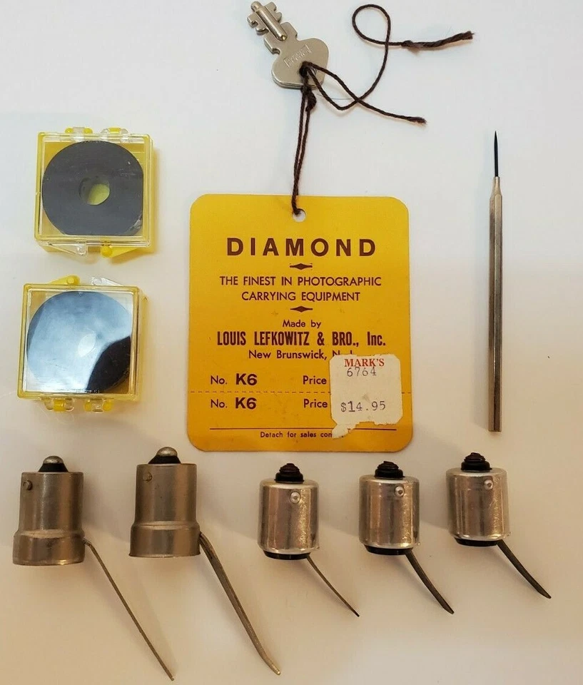 Lot of Vintage 8mm Film Repair,Splicing and Projector Bulbs - Image 4 of 4