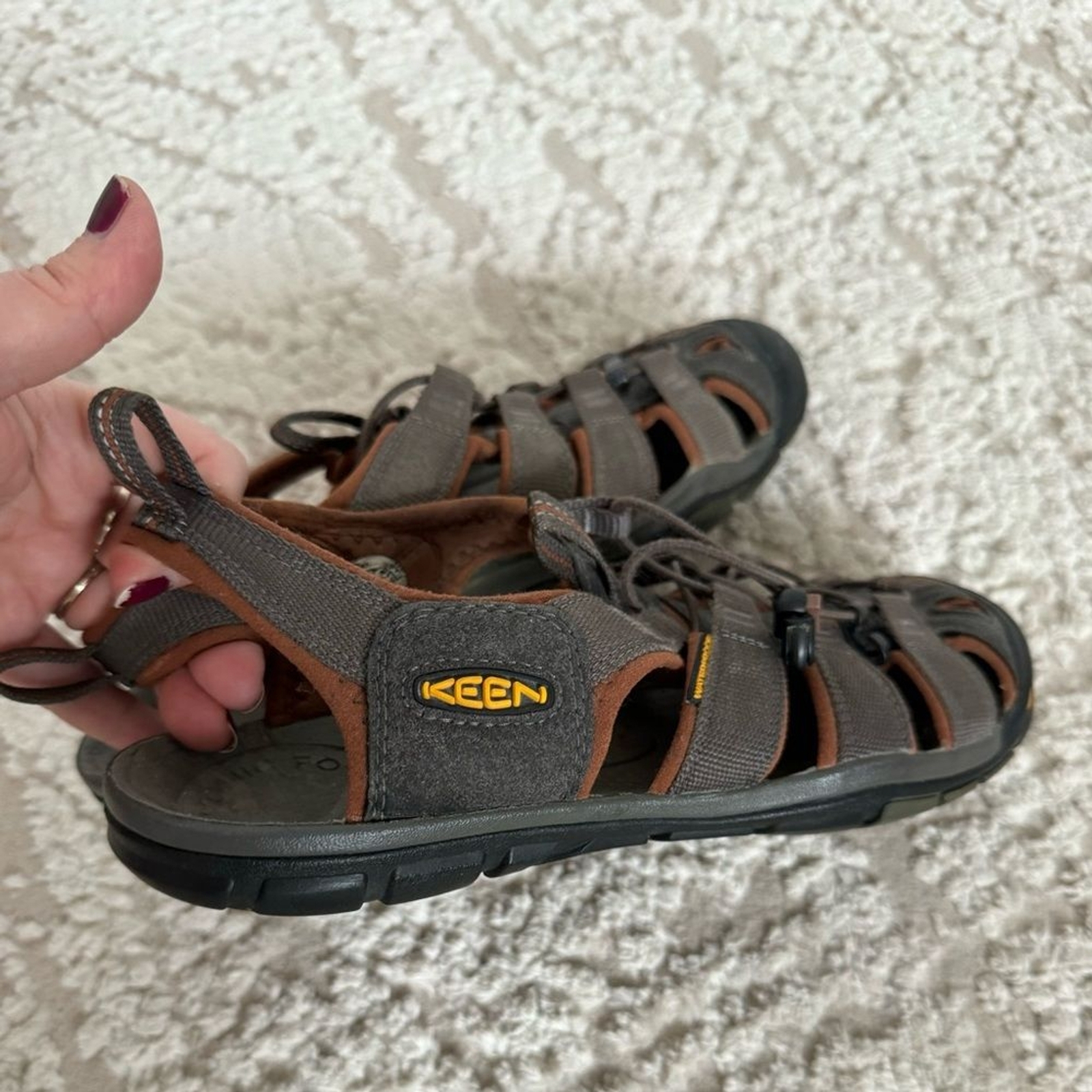 Scarpe sandali da trekking KEEN da uomo marroni impermeabili taglia 10 5