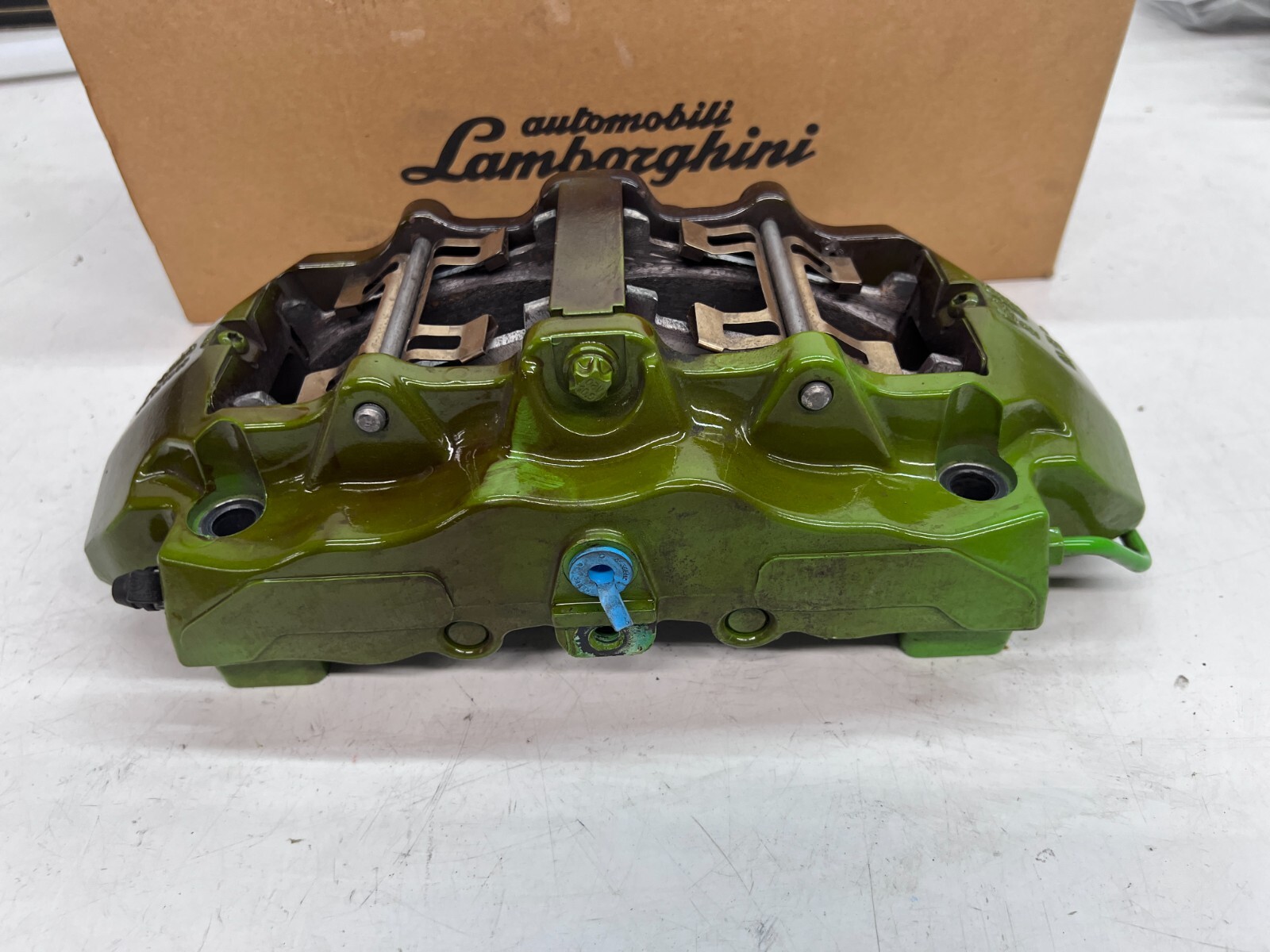 LAMBORGHINI HURACAN FRONT RIGHT PASSENGER BRAKE CALIPER OEM 4T0615106AJ