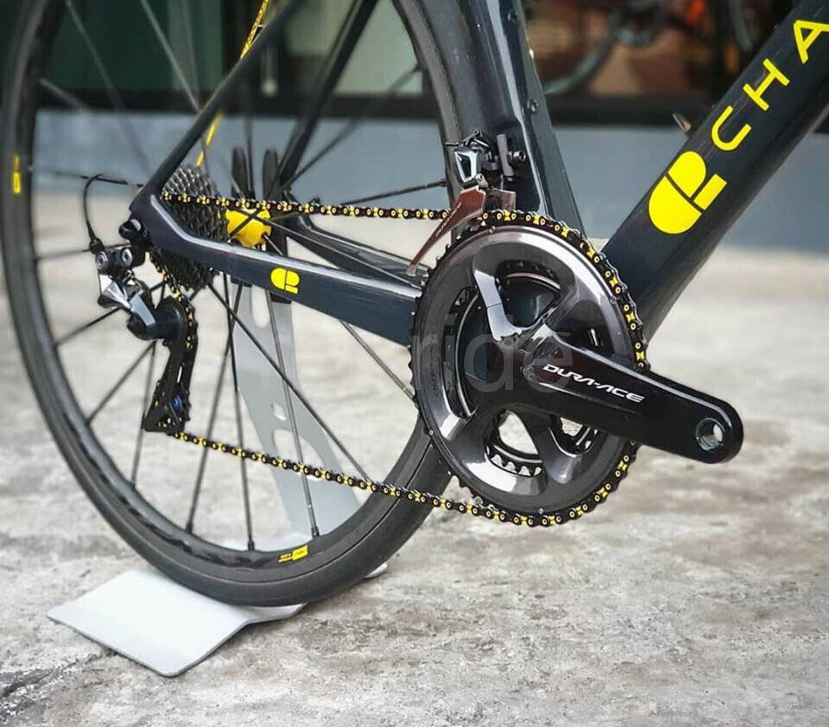 PYC DLC 11-Spd Chain 116L, Black/Yellow,Hollow Ultralight