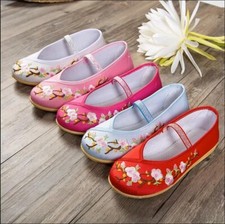 Ancient Chinese Style Flat Shoes Women Ethnic Flower Embroidery Hanfu Folk Dance