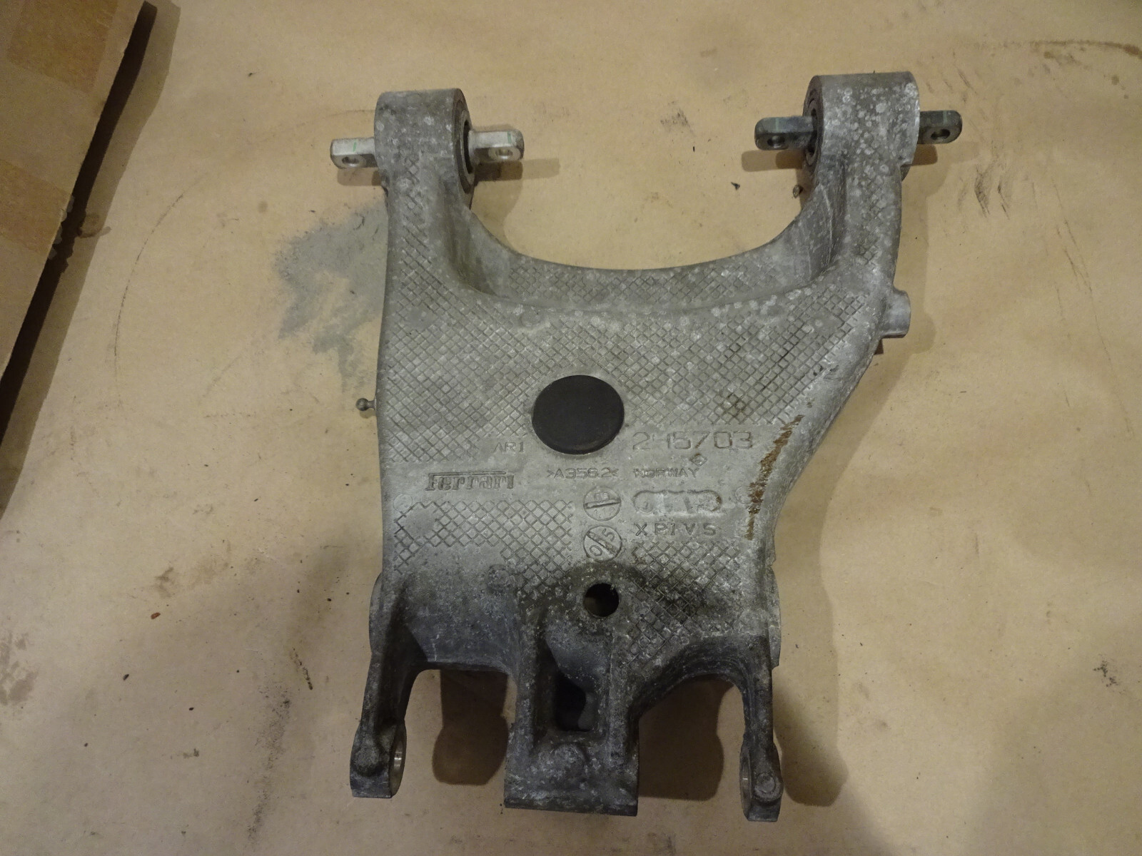 Ferrari 458,488, California- RH Rear Lower Suspension Control Am - P/N 259000