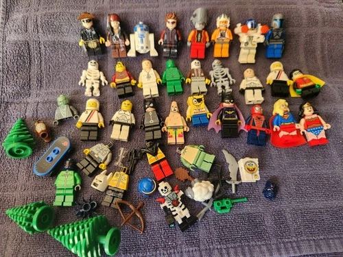 lego minifigures Star Wars, DC, Spongbob, accessories