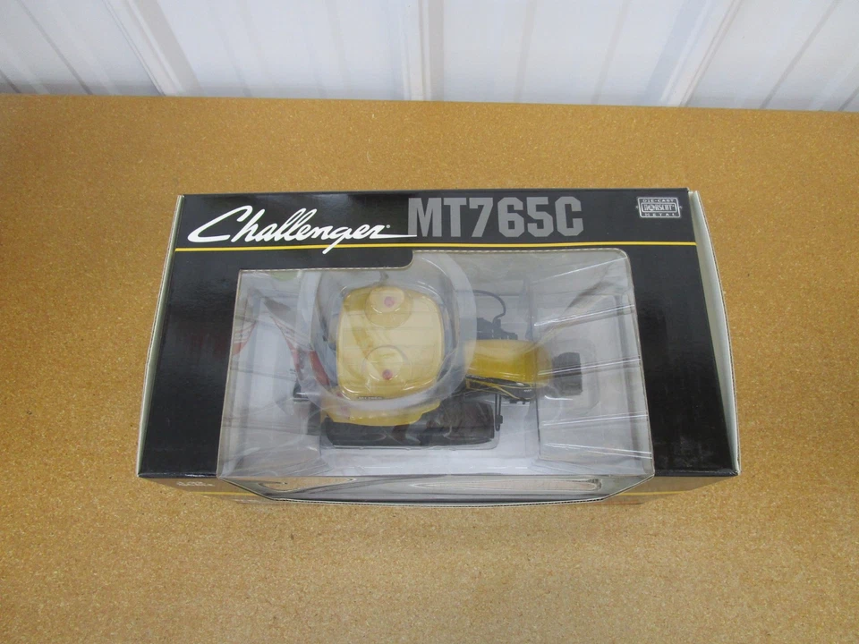 CAT Challenger MT765C tractor NORSCOT 1/32 farm box diecast toy Caterpillar Z - Image 2 of 4