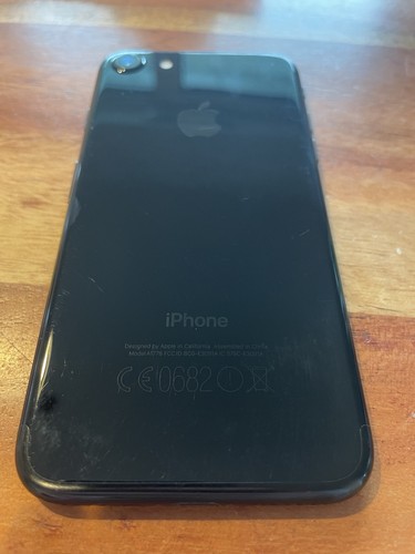 Apple iPhone 7 128 GB Klavierschwarz