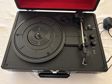 Crosley CR8005F-BK Cruiser Plus 3-Speed Bluetooth Record Player Black/Red USED