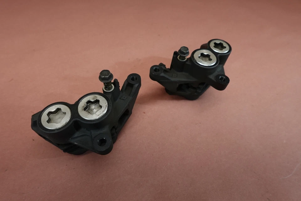 Pinza de freno delantera derecha izquierda Yamaha FZ6-S FZ6S FZ6 FZ600 2004-2009 Foto 3 de 4