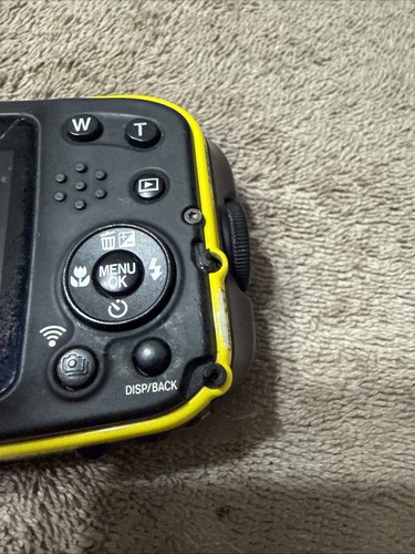 Fujifilm Finepix XP70 16.4 Waterproof Yellow Digital camera - Picture 7 of 9