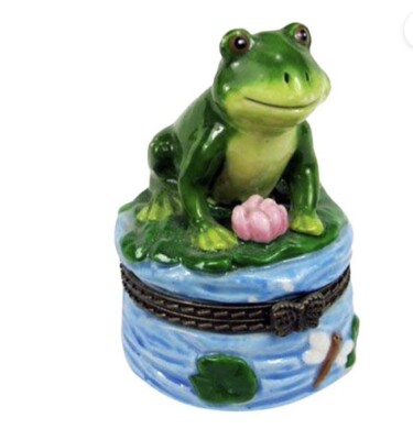 Green Foggy Frog  on Lilypad Porcelain Hinged trinket box