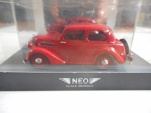 Neo Scale Models Ford Eifel in rot auf 1:43 in Box - Bild 2 von 2