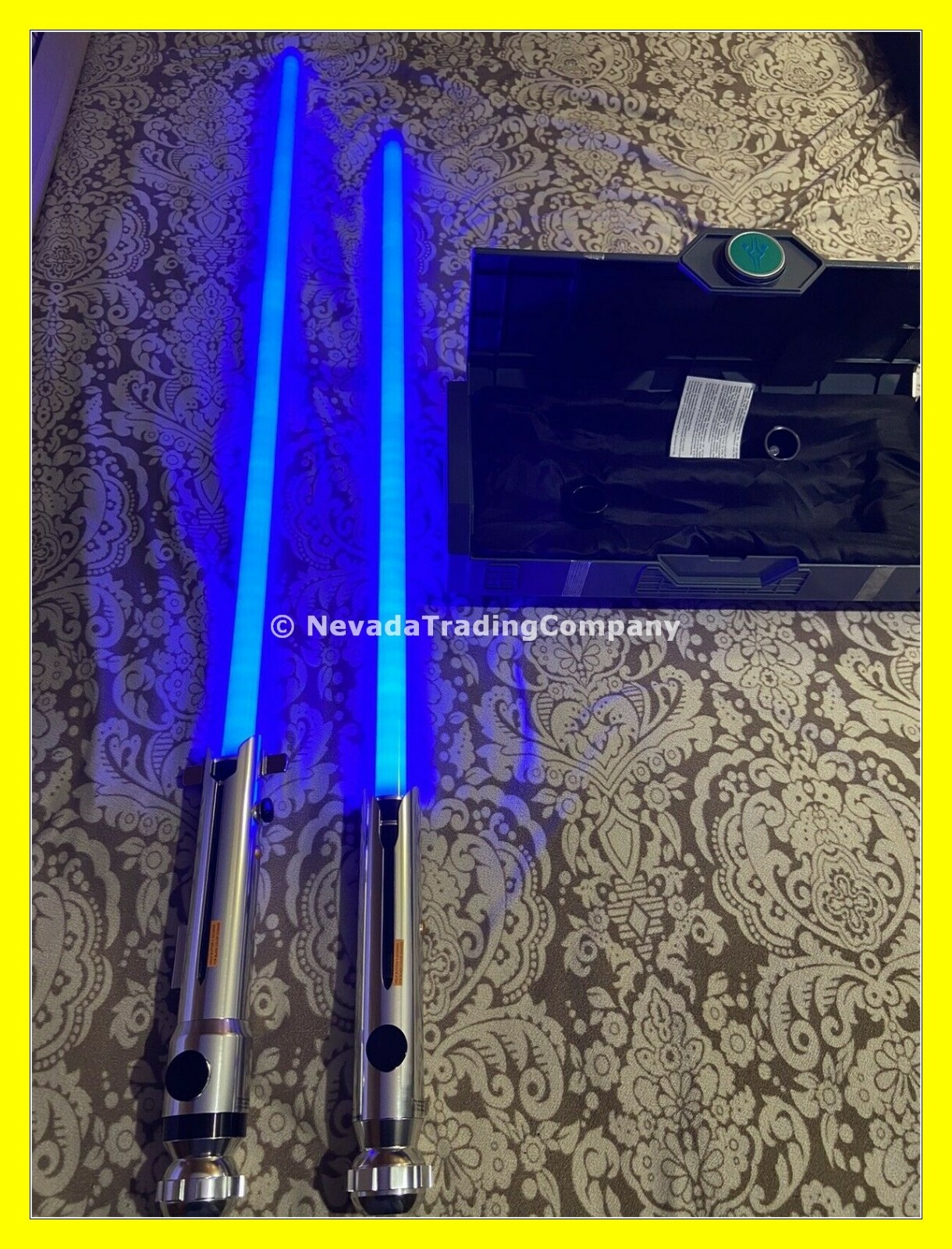 STAR WARS GALAXY'S EDGE AHSOKA TANO CLONE WARS LEGACY LIGHTSABER DISNEY