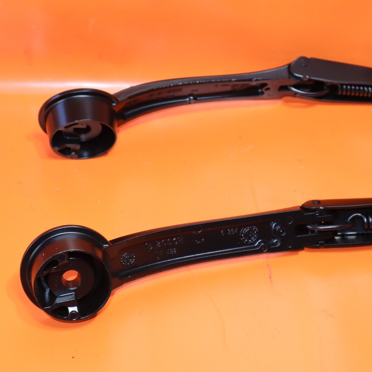 ASTON MARTIN VANTAGE WIPER ARM WINDSHIELD 2018 2019 2020 KY63-17527-AA OEM
