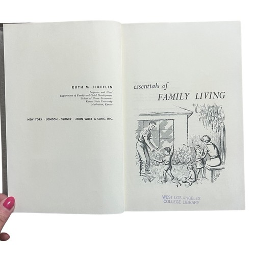Essentials of Family Living Ruth Hoeflin Ex-Library Hardcover 1966 4th Printing - Bild 3 von 8