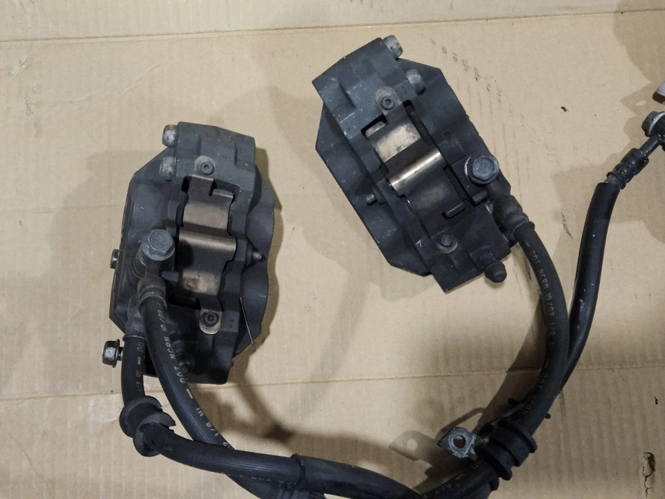SUZUKI GSXR 750 600 2001-2003 OEM SISTEMA DE FRENOS DELANTEROS CON PINZAS completo Foto 2 de 4