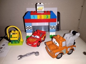 LEGO DUPLO DISNEY CARS CLASSIC RACE LIGHTNING  MCQUEEN & MATER SET# 10600 (READ)