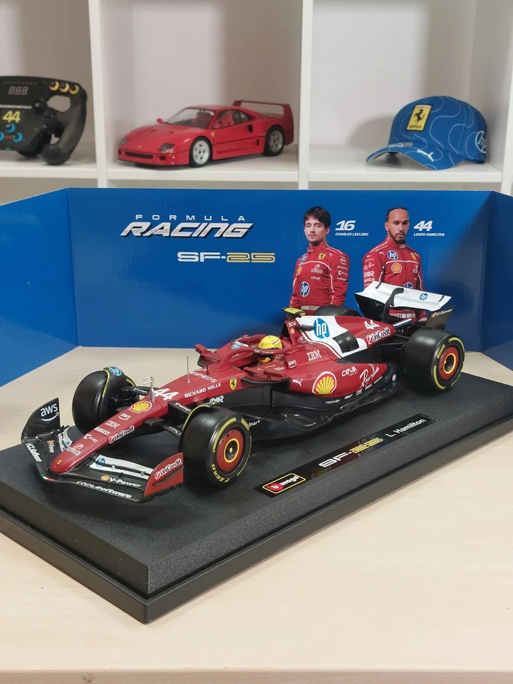 Modellino Ferrari SF-25 Lewis Hamilton F1 2025 Scala 1/18 Burago - Immagine 4 di 4