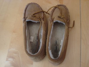 minnetonka fur lined moccasins