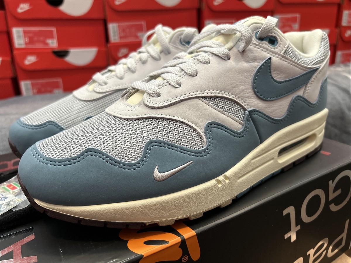 Patta x Nike Air Max 1 “Noise Aqua” with Bracelet - Men's Size 10